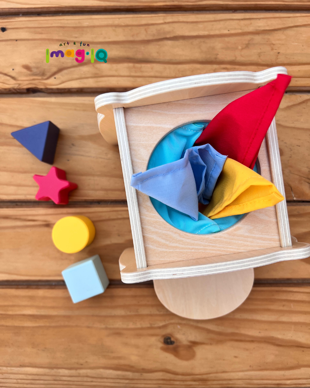 CAJA DE PAÑUELOS - HI PANDO