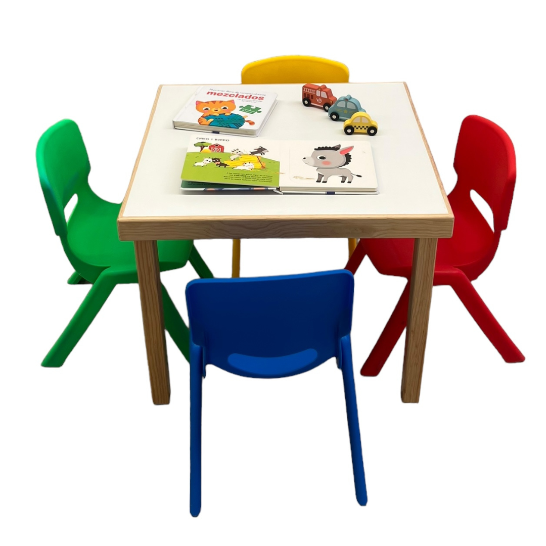 Mesa Infantil Cuadrada de Madera