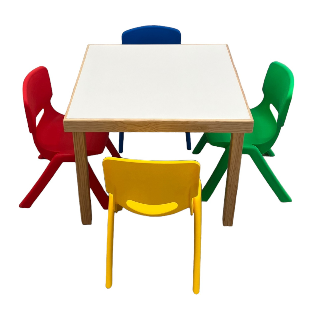 Mesa Infantil Cuadrada de Madera