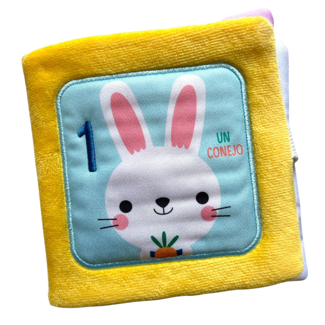 Un Conejo - Cuenta y Abrázame 1, 2 ,3  - Libro de Tela